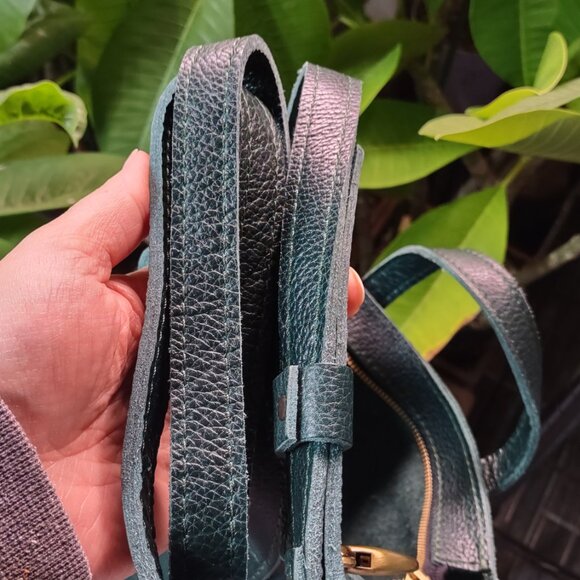 Portland Leather mini crossbody bag with zipper, NIB - Picture 5 of 7